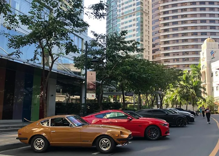 Huge 101-sqm 2br In Bgc Up To 12 Guests Apartamento