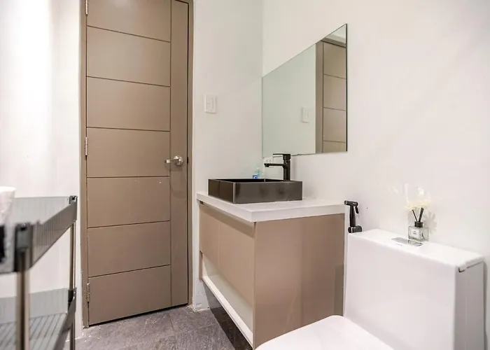 Huge 101-sqm 2br In Bgc Up To 12 Guests Manila