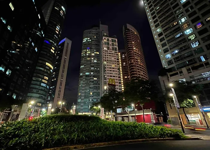 Huge 101-sqm 2br In Bgc Up To 12 Guests * Manila