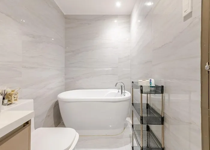 Huge 101-sqm 2br In Bgc Up To 12 Guests *