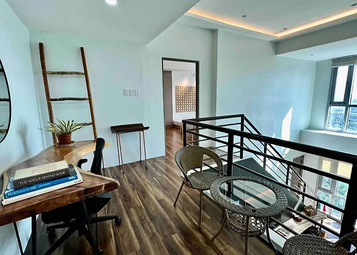 Huge 101-sqm 2br In Bgc Up To 12 Guests Manila