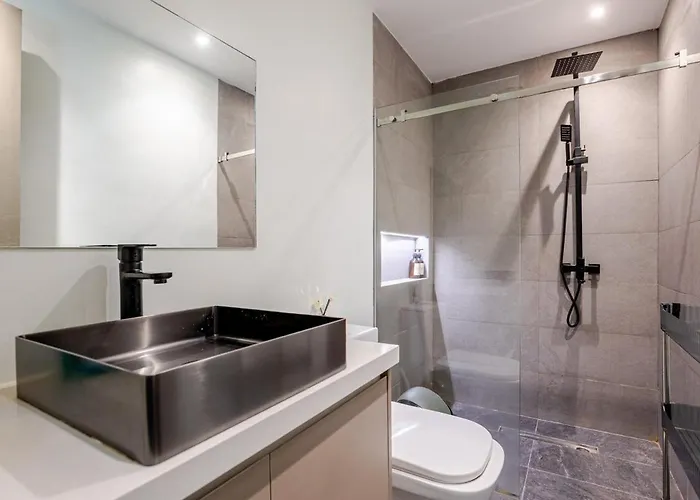 Huge 101-sqm 2br In Bgc Up To 12 Guests Apartamento