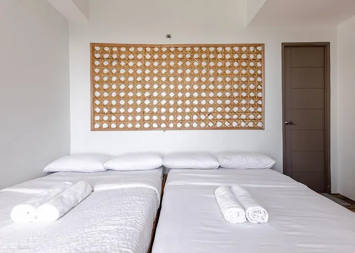 Huge 101-sqm 2br In Bgc Up To 12 Guests