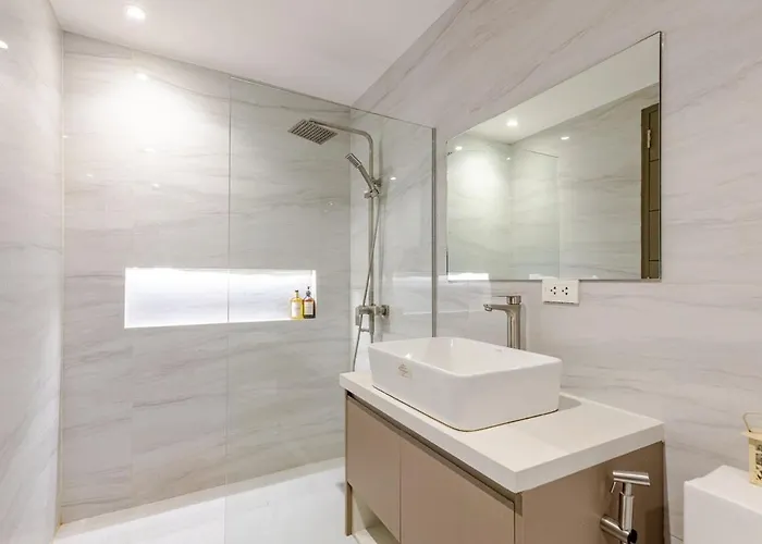 Huge 101-sqm 2br In Bgc Up To 12 Guests * Manila